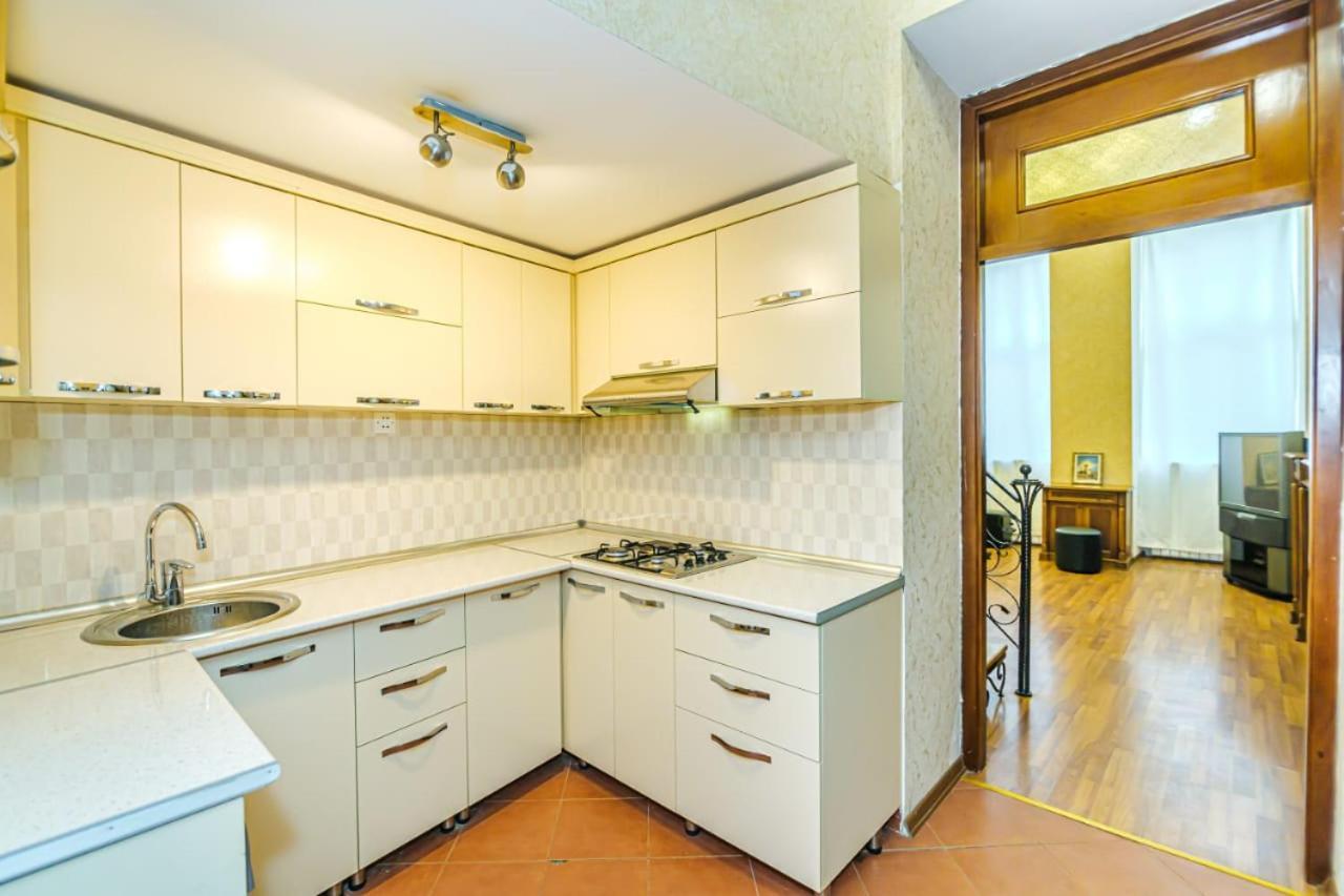 באקו Nizami Street 2 Room Luxe House מראה חיצוני תמונה