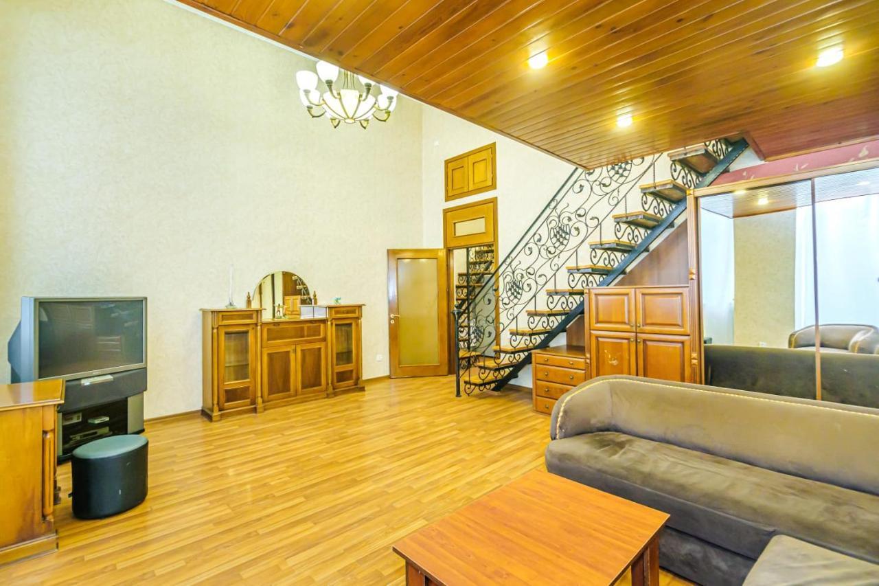 באקו Nizami Street 2 Room Luxe House מראה חיצוני תמונה