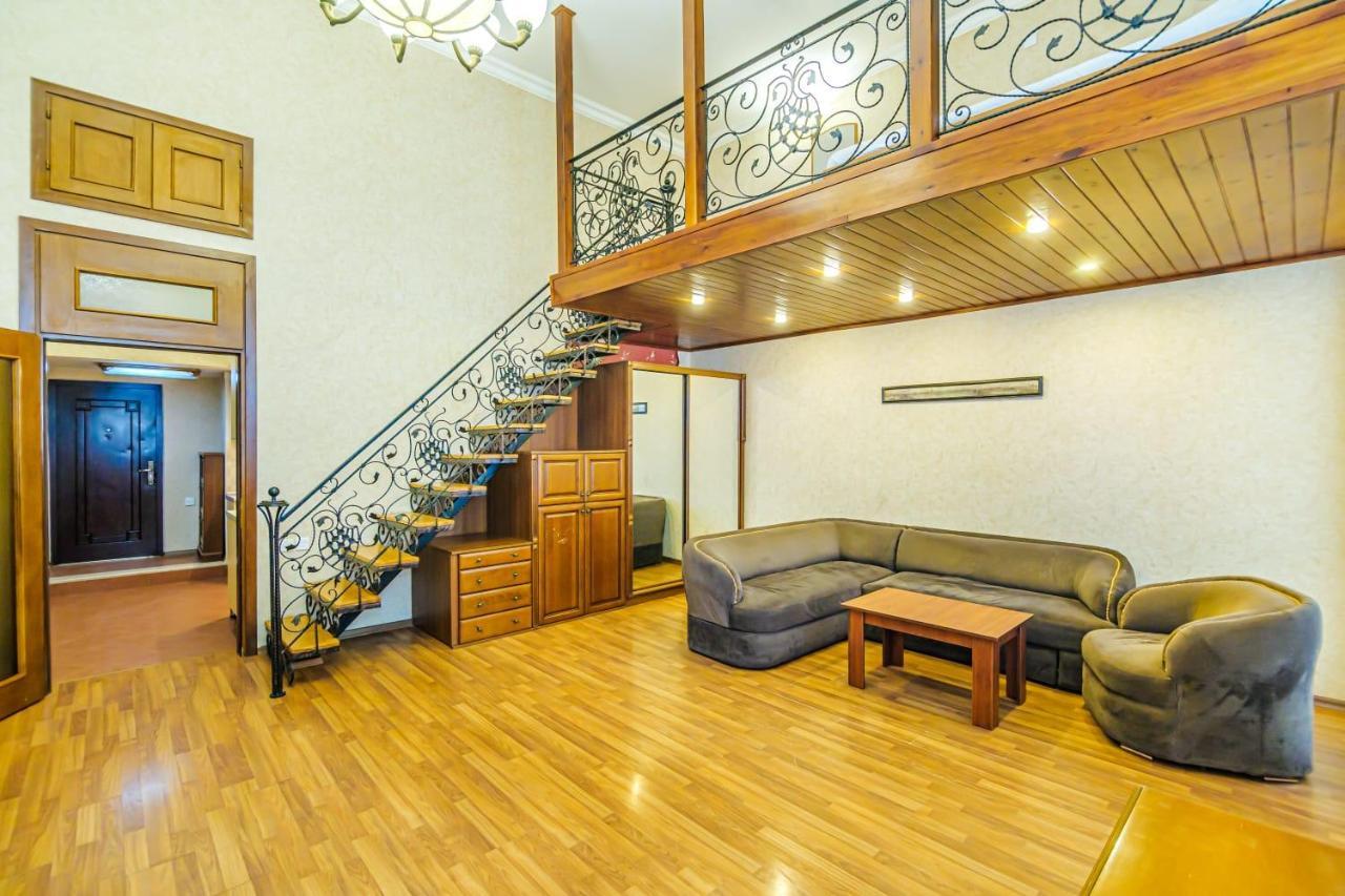 באקו Nizami Street 2 Room Luxe House מראה חיצוני תמונה