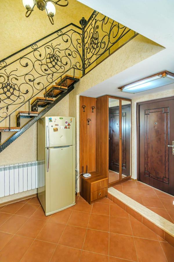 באקו Nizami Street 2 Room Luxe House מראה חיצוני תמונה