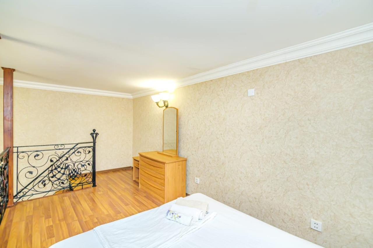 באקו Nizami Street 2 Room Luxe House מראה חיצוני תמונה